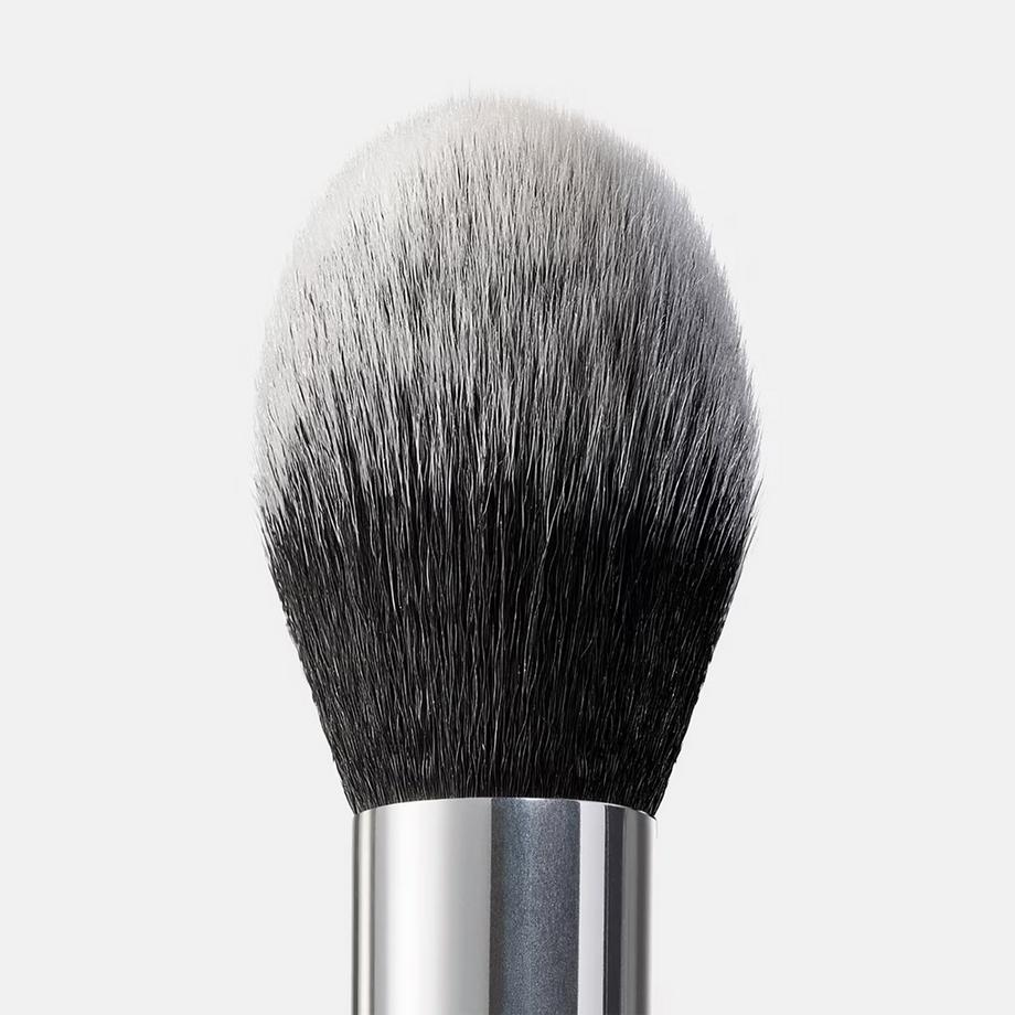 Haus Labs  Powder Brush - Pinceau Poudre Biseauté 
