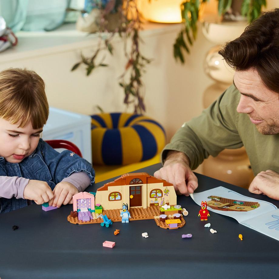 LEGO®  11221 Schule mit Rusty und Bluey 