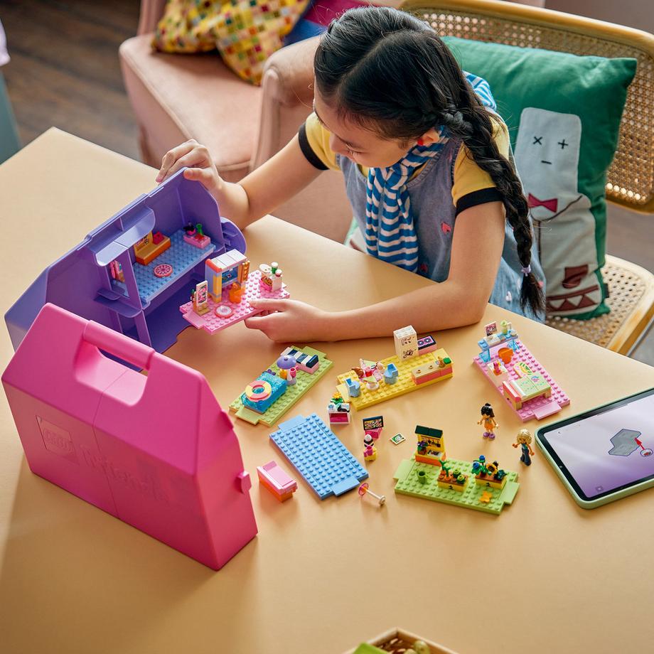 LEGO®  42697 La maison de poupée dans la valise créative 