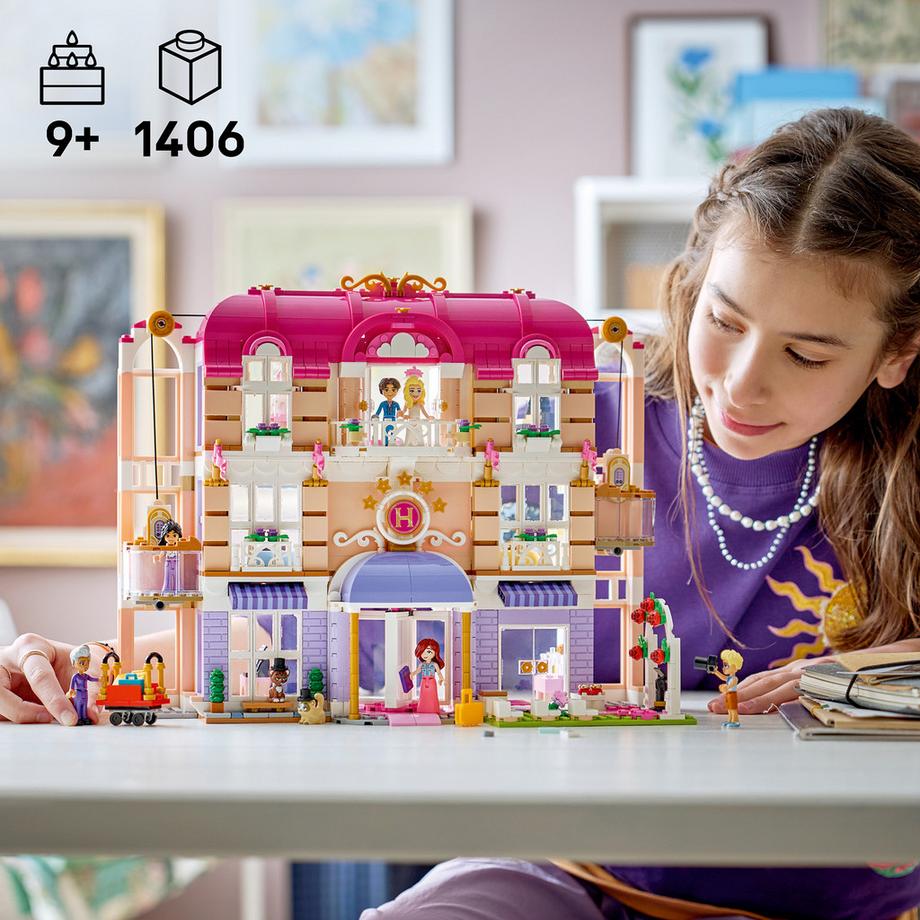 LEGO®  42704 Le grand hôtel de Heartlake City 
