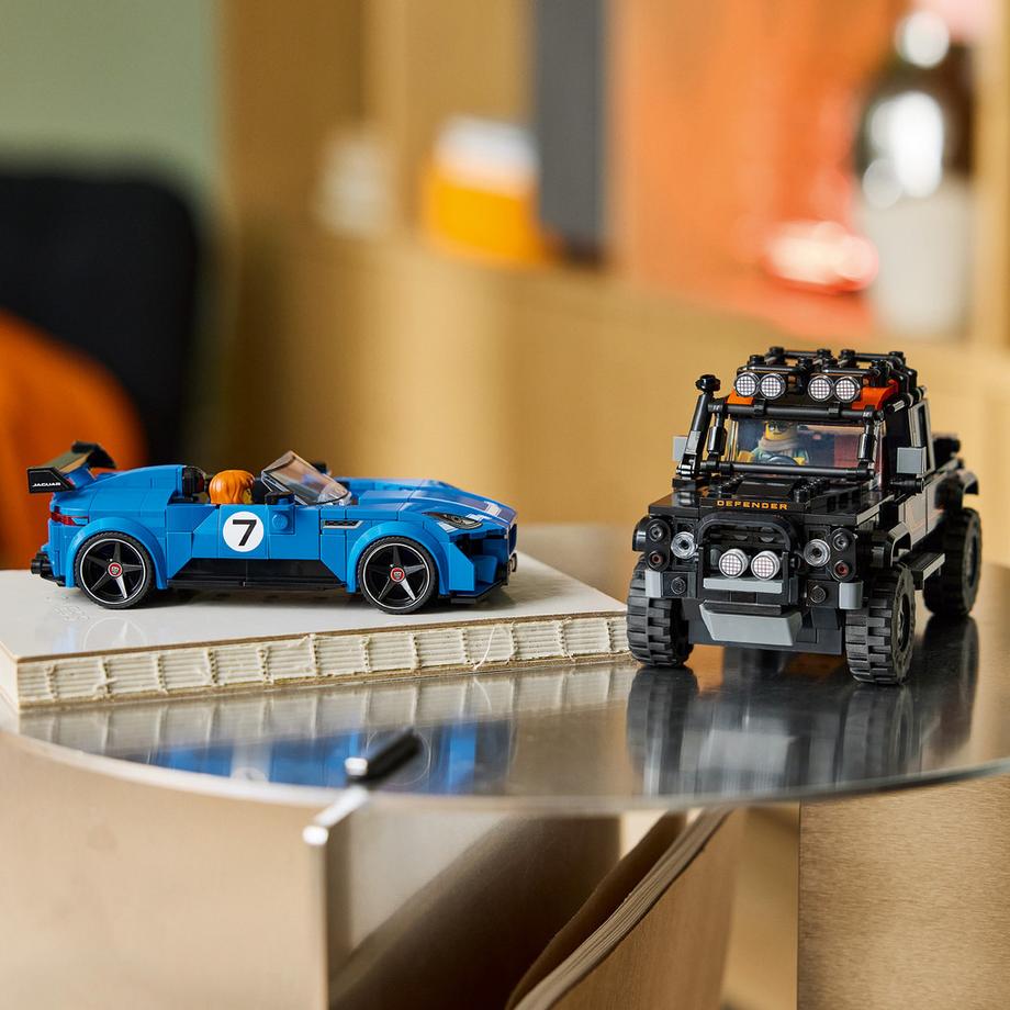 LEGO®  77264 Jaguar Project 7 e Land Rover Defender 