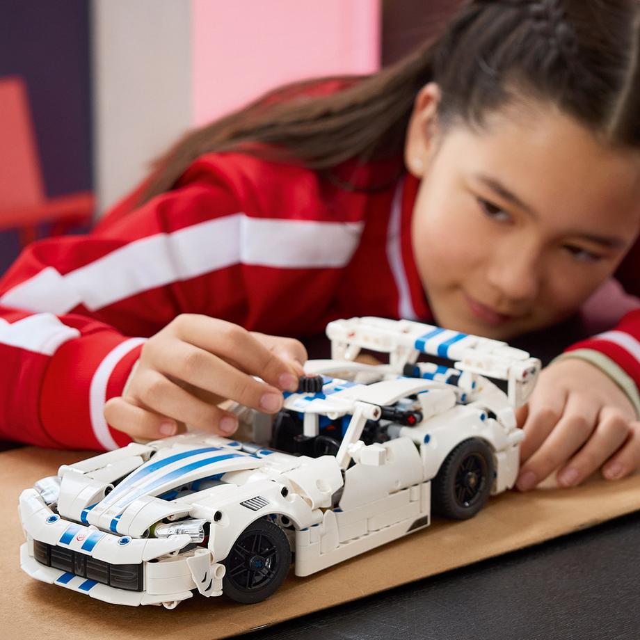 LEGO®  42234 Auto sportiva Dodge Viper GTS-R 