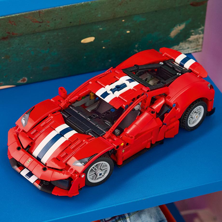 LEGO®  42235 Auto Ferrari 488 PISTA 