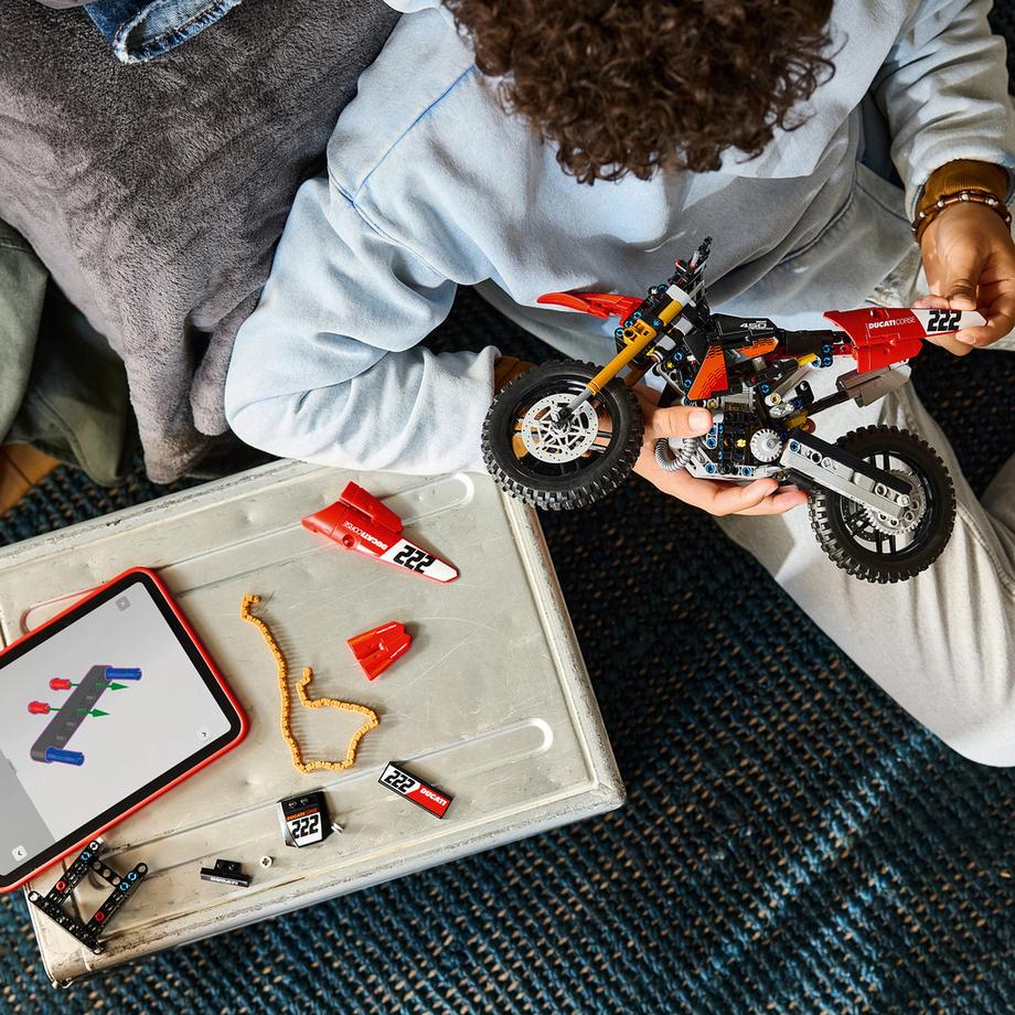 LEGO®  42238 Ducati Desmo450 MX Factory Motorrad 