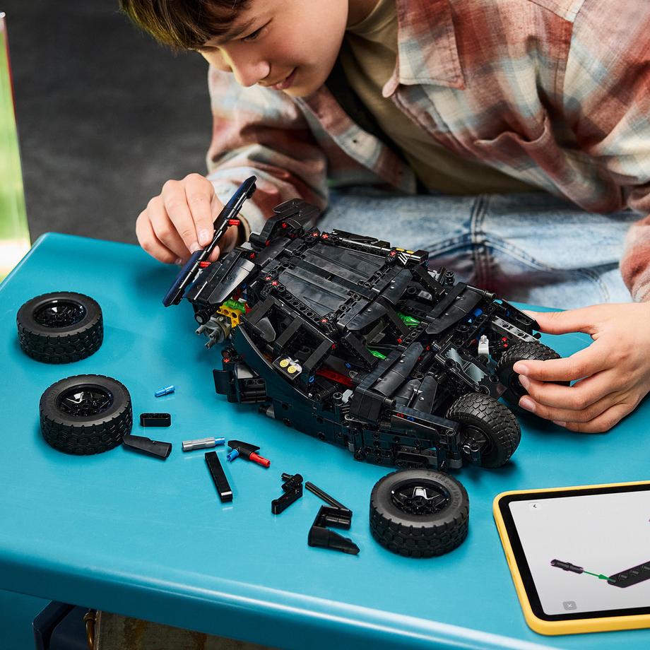 LEGO®  42239 Batmobile™ Tumbler 