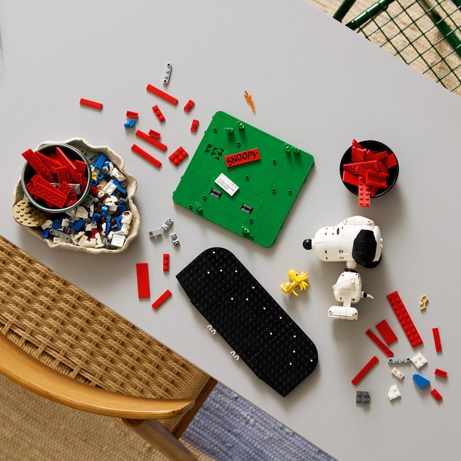 LEGO®  21368 Peanuts : la niche de Snoopy 