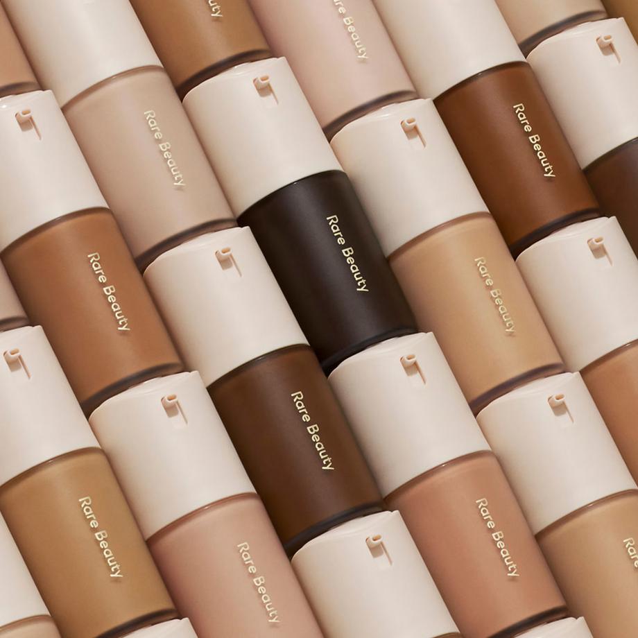 RARE BEAUTY  True To Myself - Natürliche Matte Deckende Foundation 