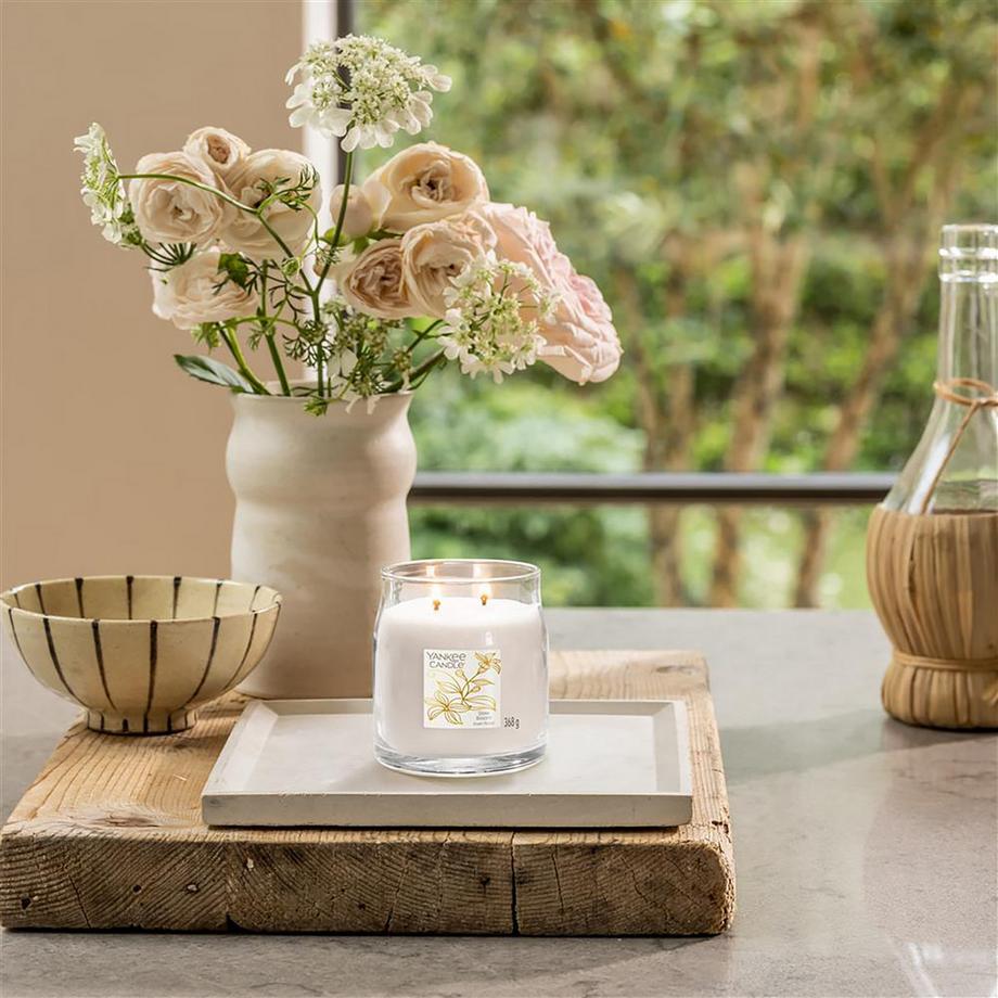 YANKEE CANDLE Duftkerze im Glas Slow Bloom 