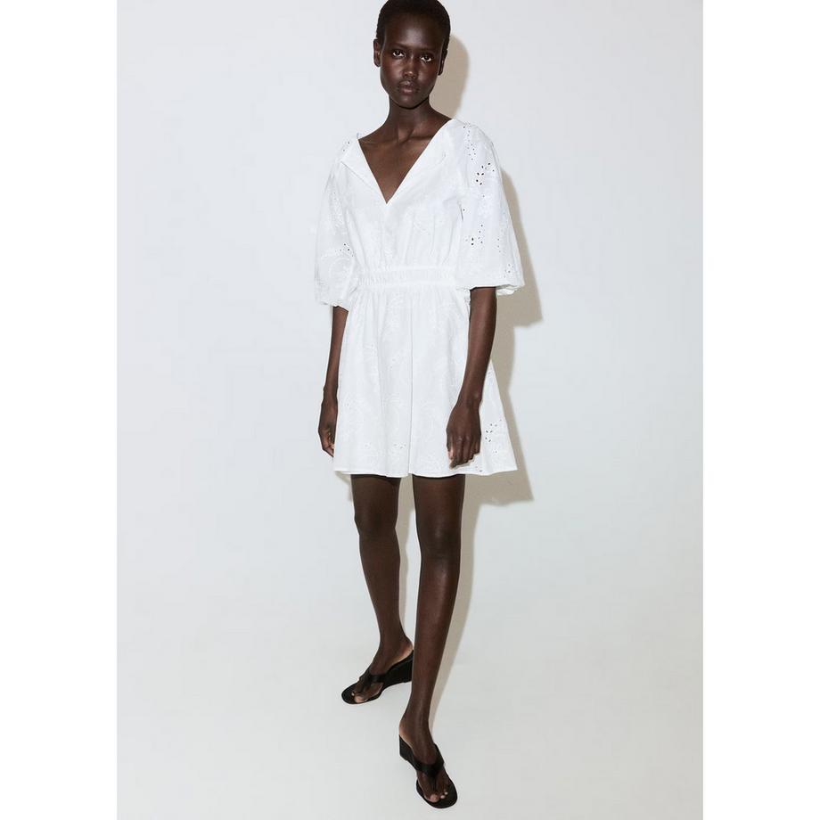 MANGO BEATRICE Robe courte brodée  
