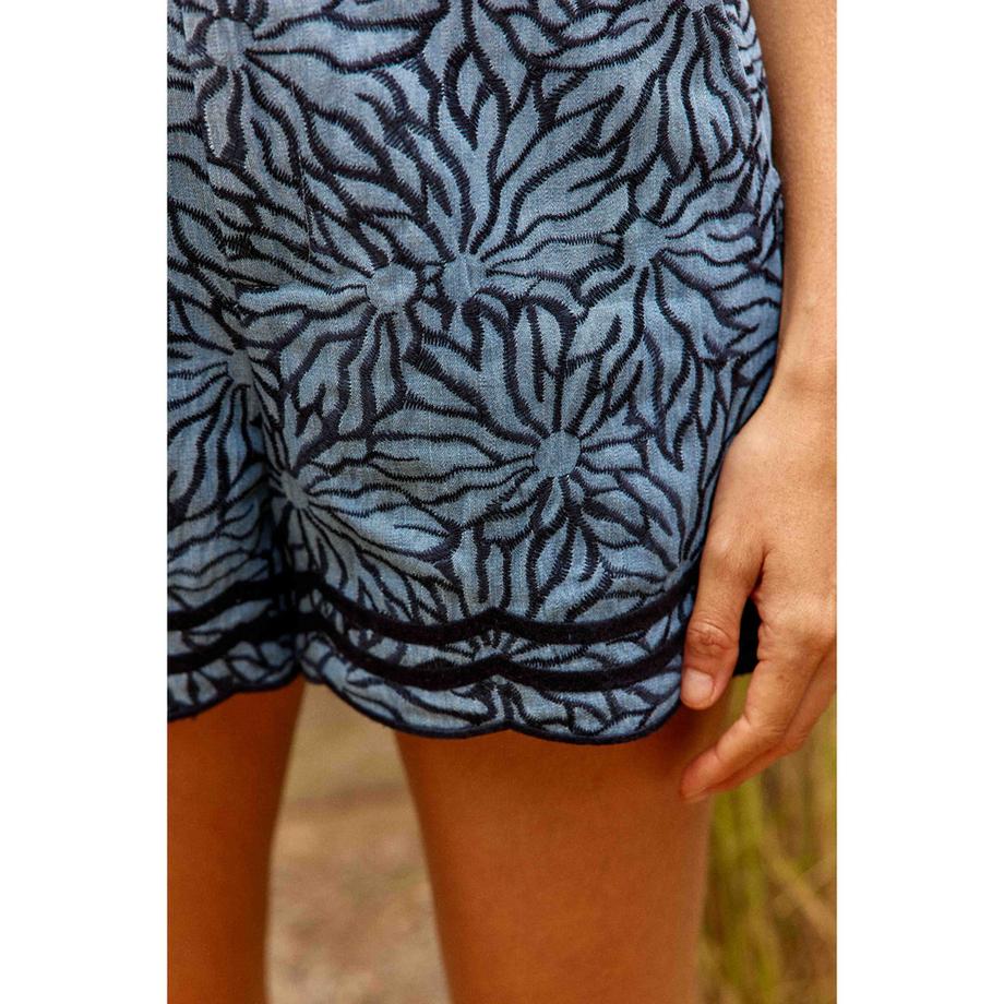 La Petite Etoile Blumendruck Shorts mit Wellensaum  