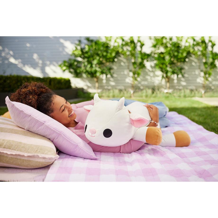 ZURU  Hug A Lump Goat 80cm 