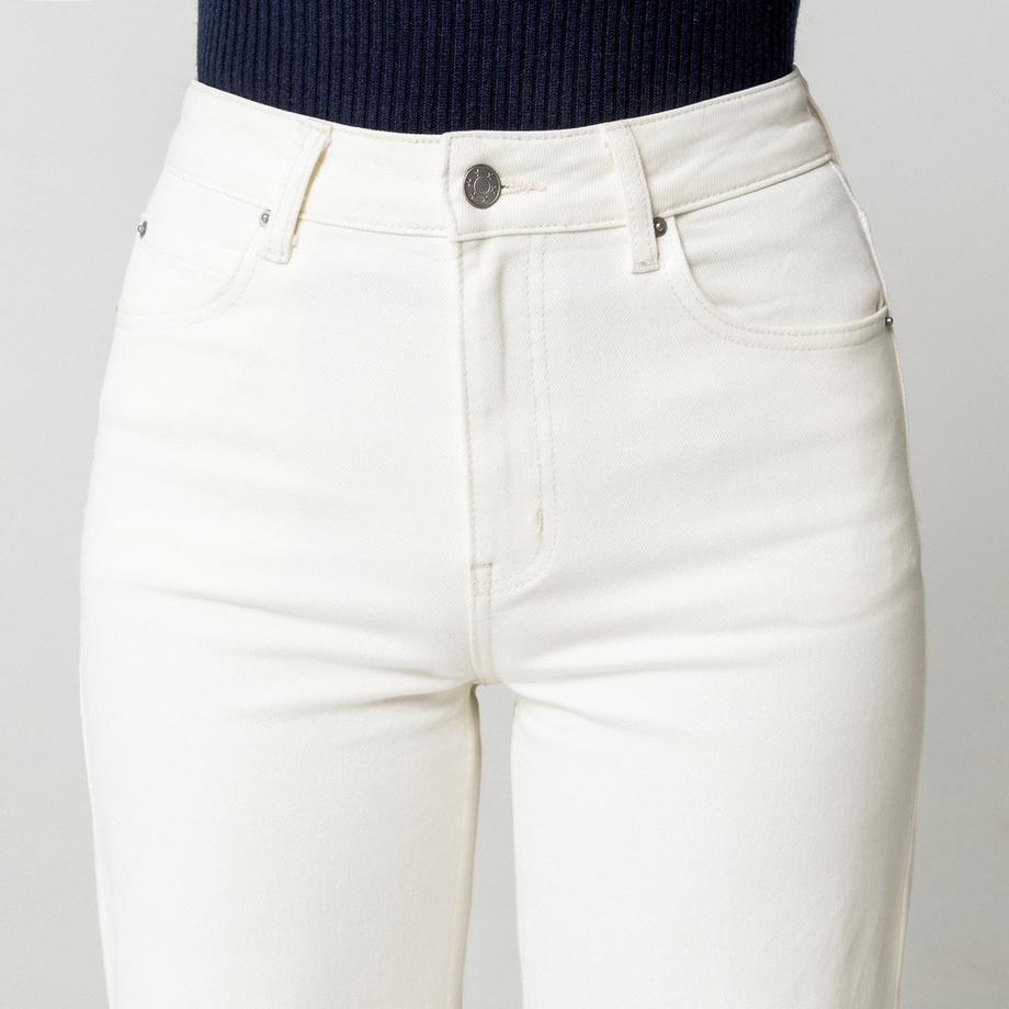 Manor Woman Flared Leg Jeans  