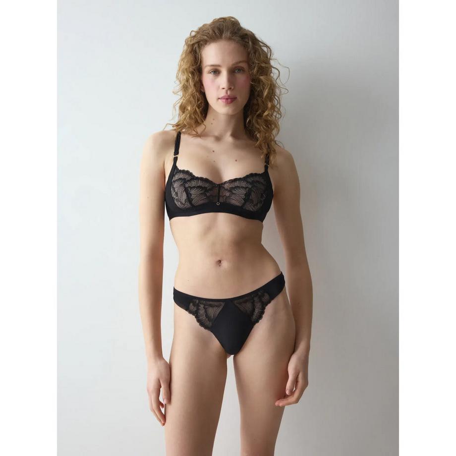 Triumph Love in Lace String  