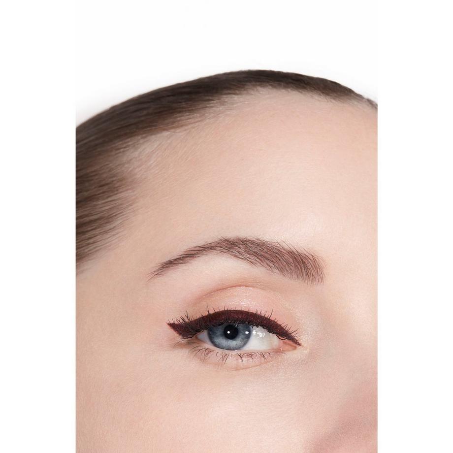 CHANEL LE LINER DE CHANEL EYE-LINER LIQUIDE HAUTE PRÉCISION, LONGUE TENUE 