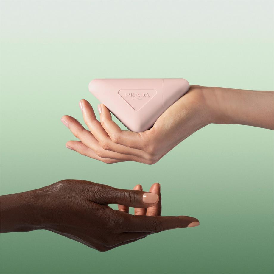 PRADA  Paradoxe Hand Cream 