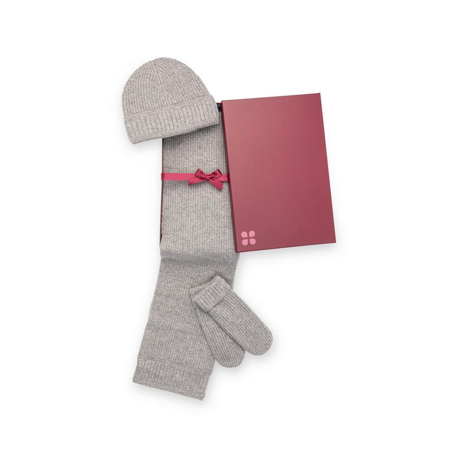 Ensemble: écharpe avec gants et bonnet