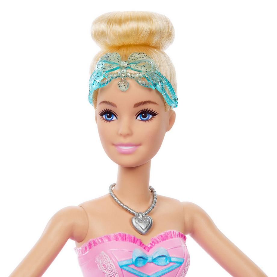 Barbie  Deluxe Feature Clara 