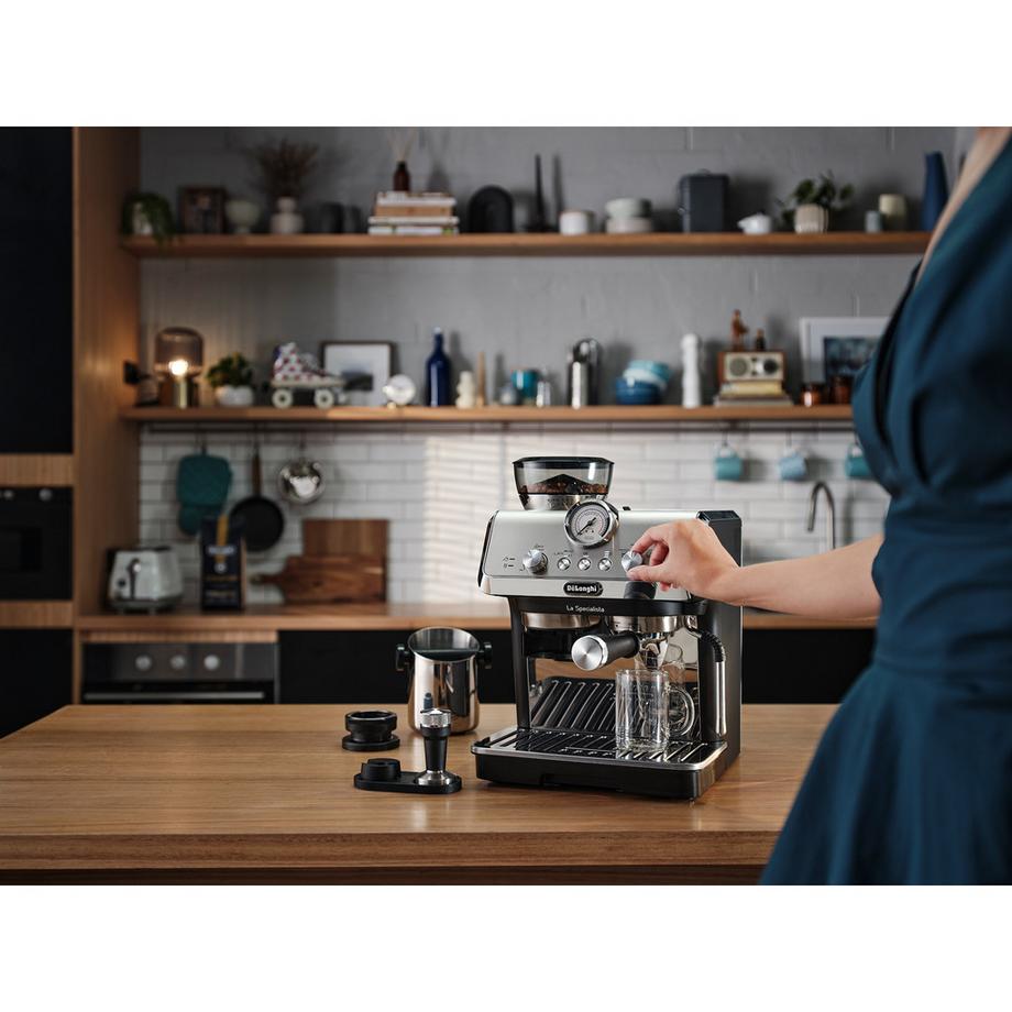 DeLonghi Machine à café à piston La Specialista Arte 
