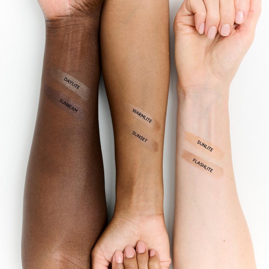 MAC Cosmetics  Beam Liquid Bronzelighter 