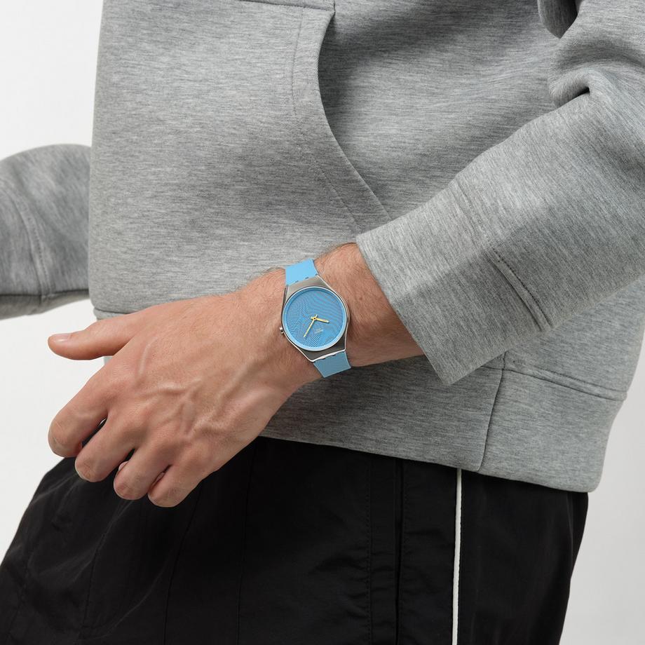 swatch IRIDESCENTLY BLUE Horloge analogique 