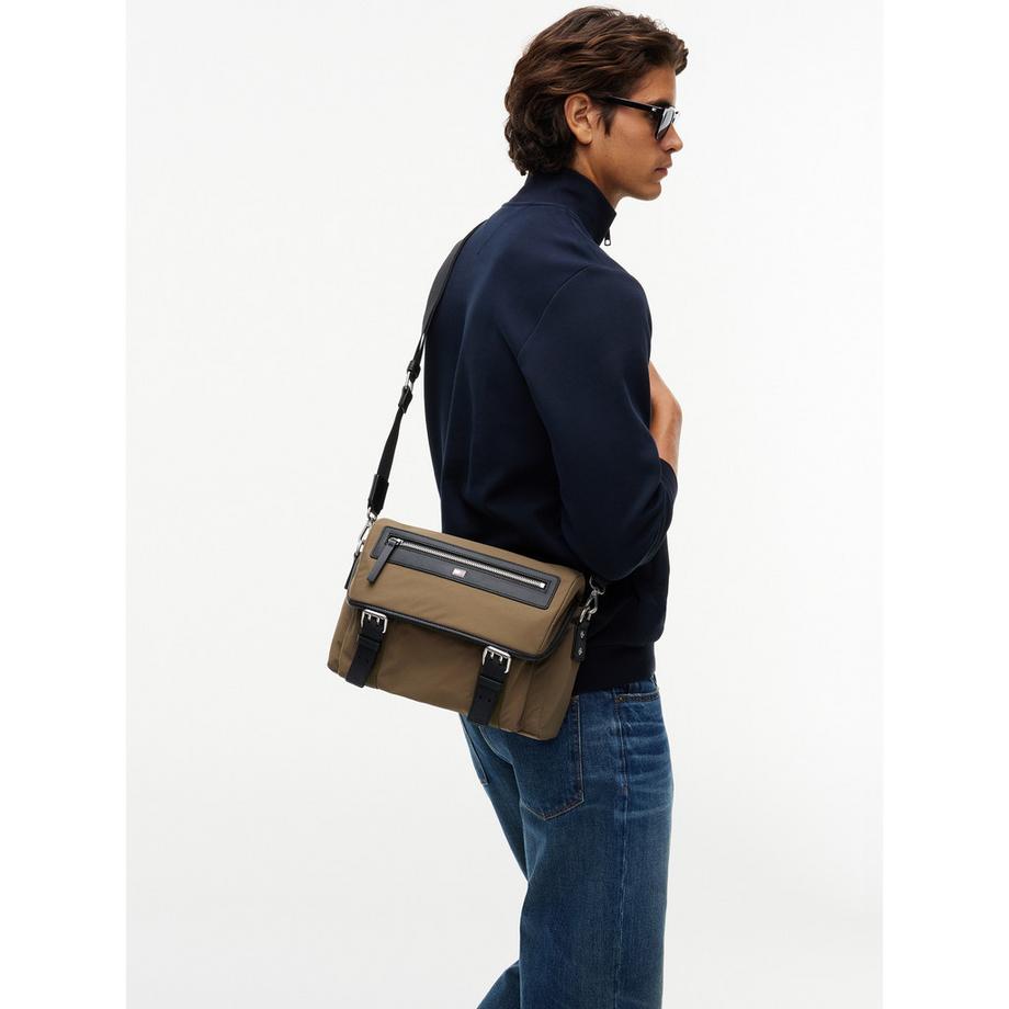 TOMMY HILFIGER Flag Messenger Bag  