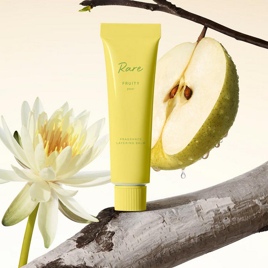 RARE BEAUTY  Rare Beginnings Layering Balm Fruity Pear - Balsamo Profumato 