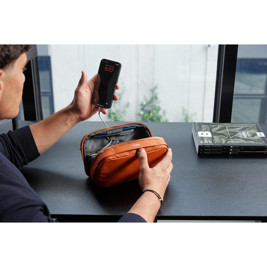 Orbitkey 2-in-1 Tech Travel-Etui Reise-Etui 