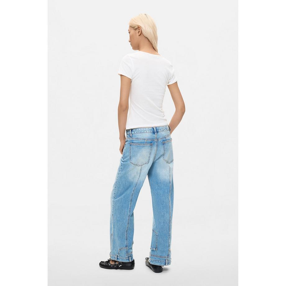 Desigual Weit geschnittene Jeans mit Patch Details  