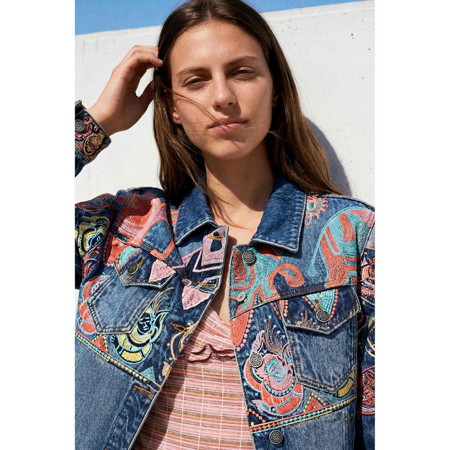Desigual   