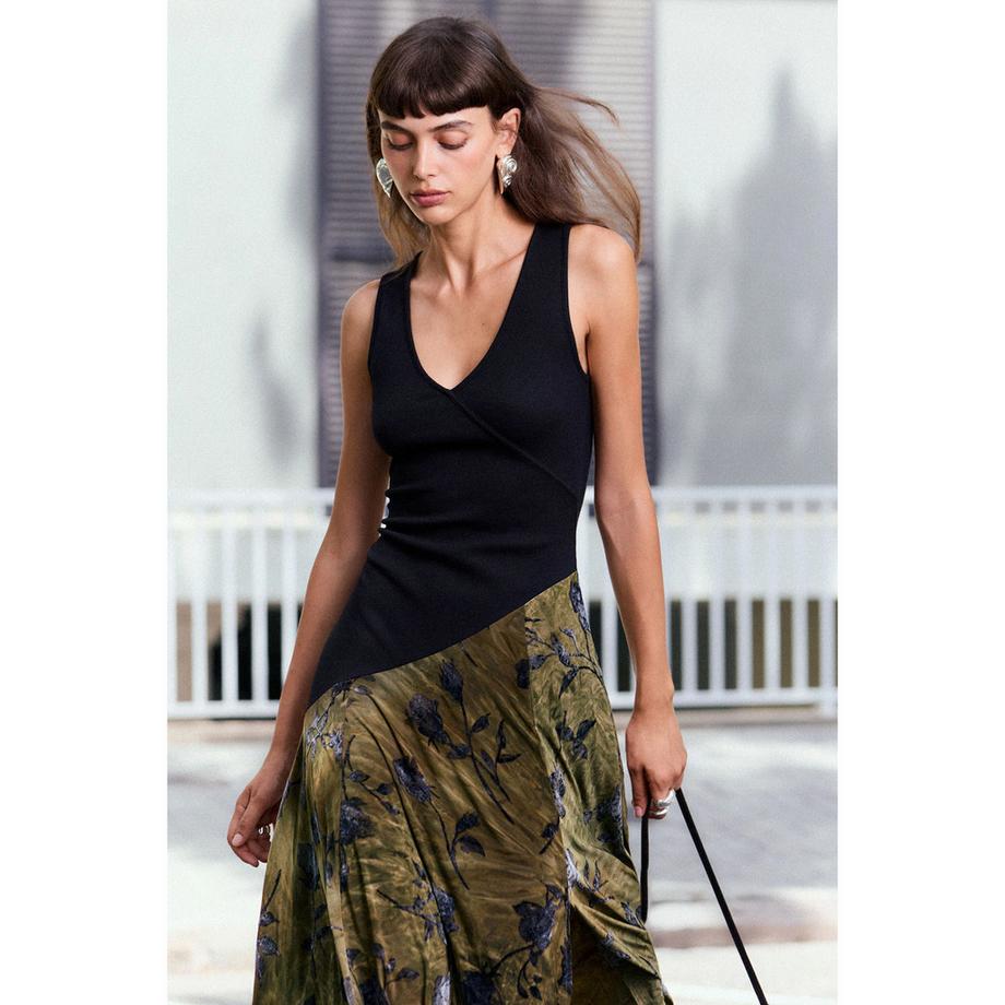 Desigual Robe sans manches à encolure en V et jupe florale  