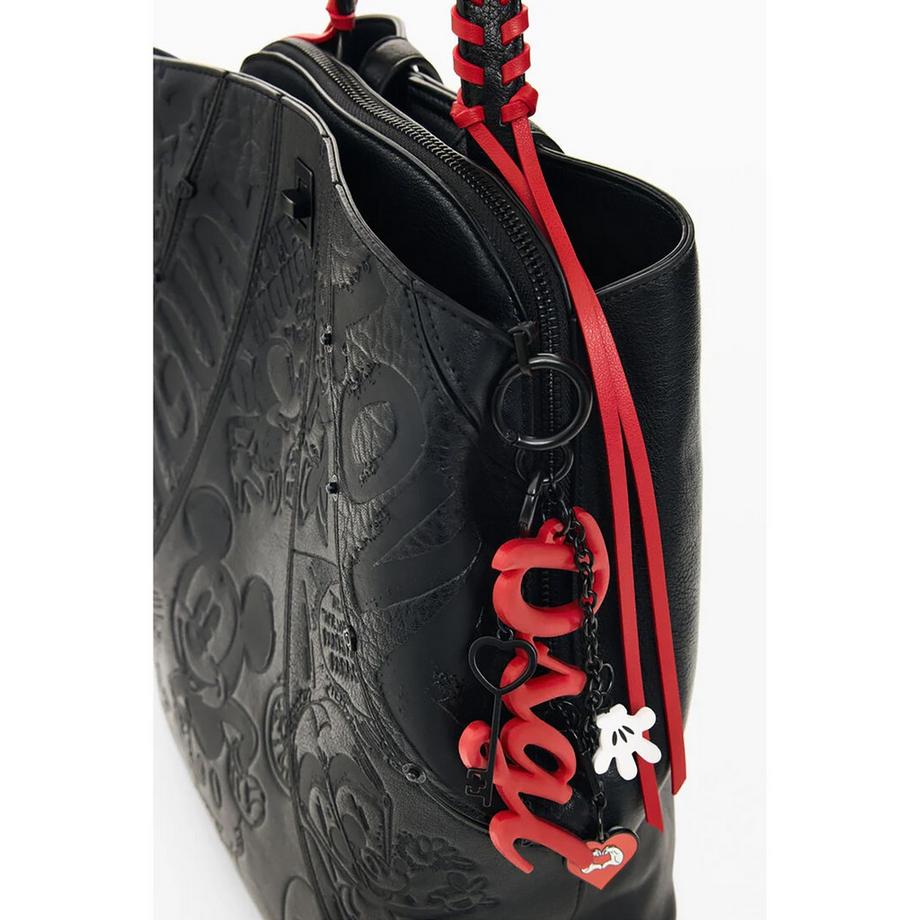 Desigual   