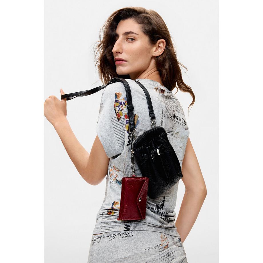 Desigual   
