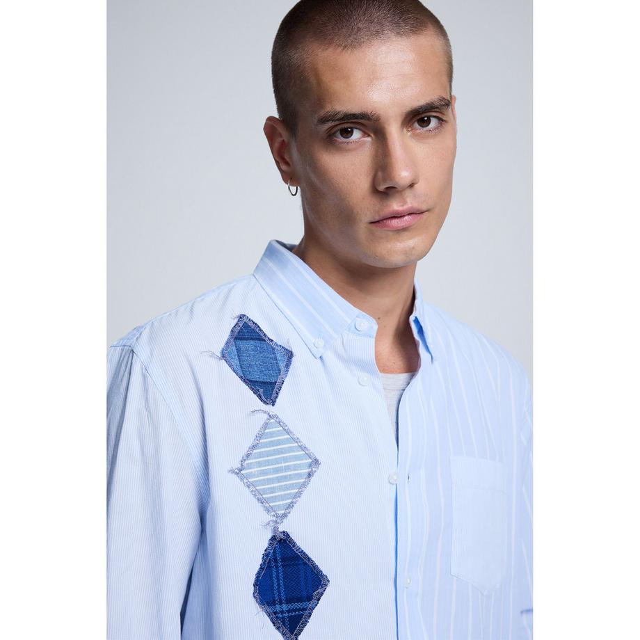 Desigual Chemise à boutons avec motif rayé et poche poitrine  