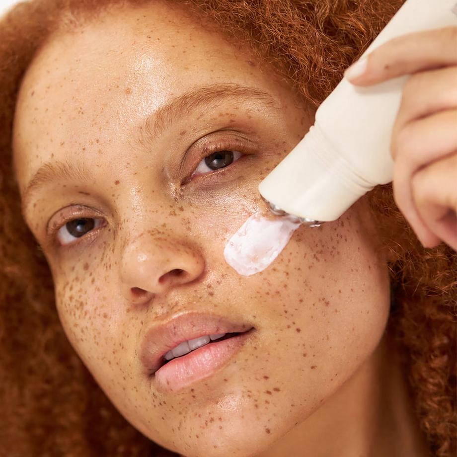 REFY  Face Sculpt - Crème gel légère hydratante avec rouleau applicateur 