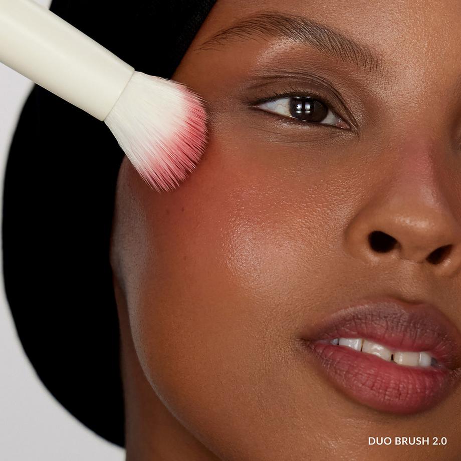 REFY  Duo Brush 2.0 - Pinceau double embout bronzer et blush liquides 