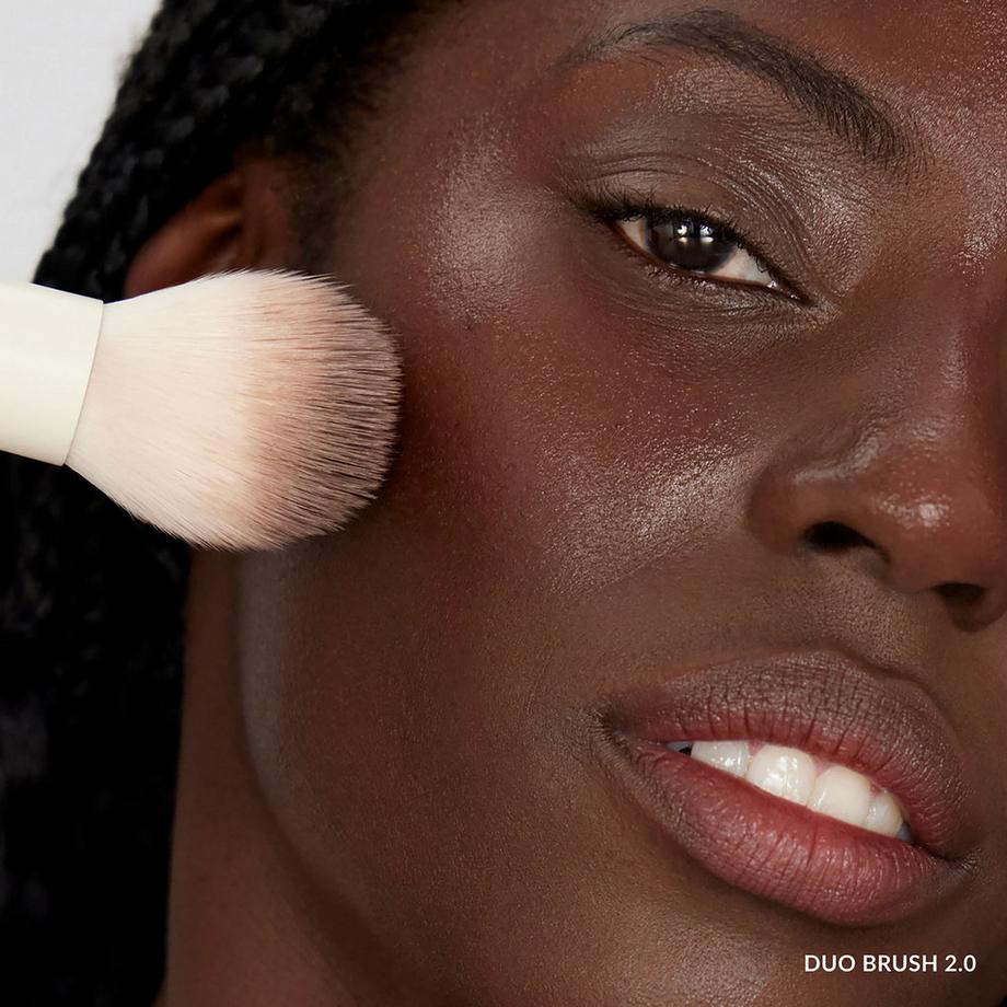 REFY  Duo Brush 2.0 - Pinceau double embout bronzer et blush liquides 