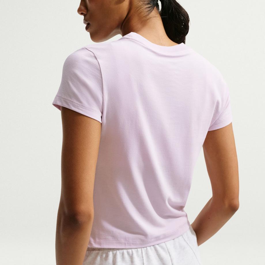 NIKE Sportswear Chill Knit T-Shirt 