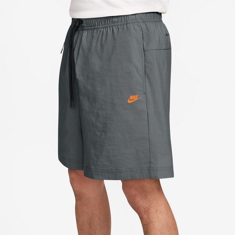 NIKE  Shorts 