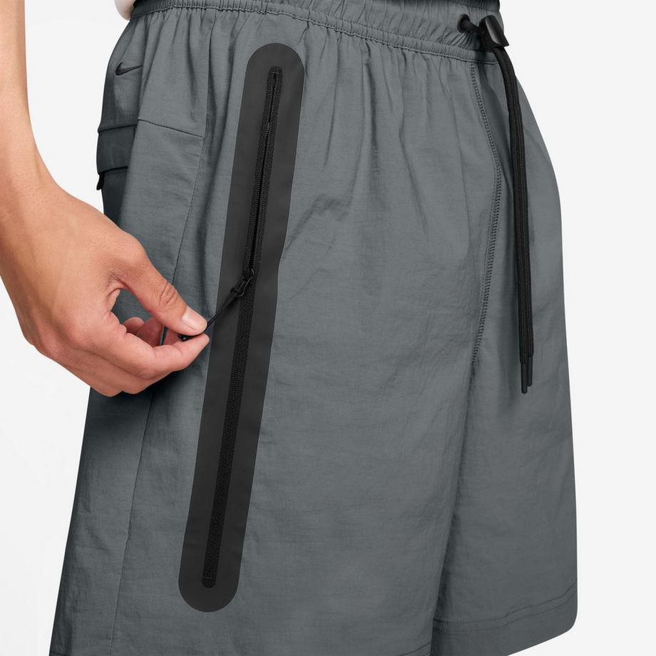 NIKE  Shorts 