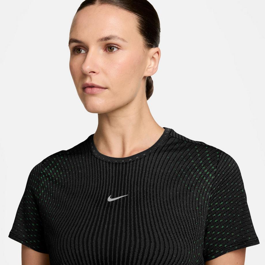 NIKE W NK AF SWIFT TOP SS T-Shirt 