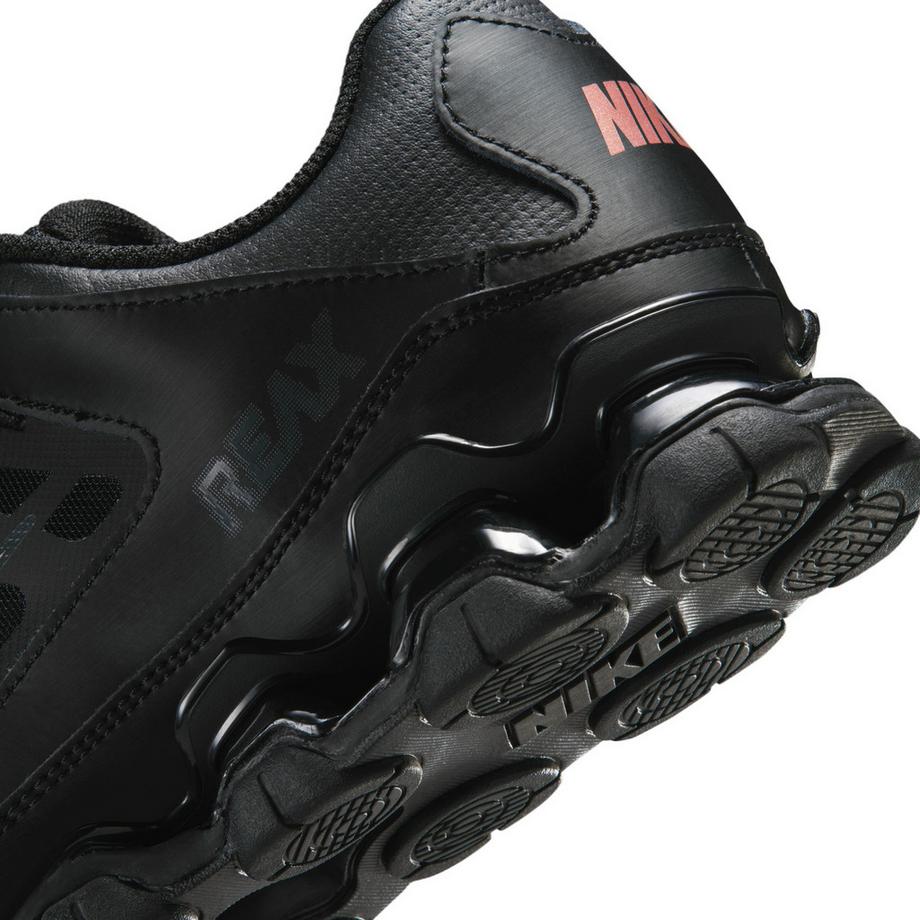 NIKE Reax 8 TR Low Top Sneakers  