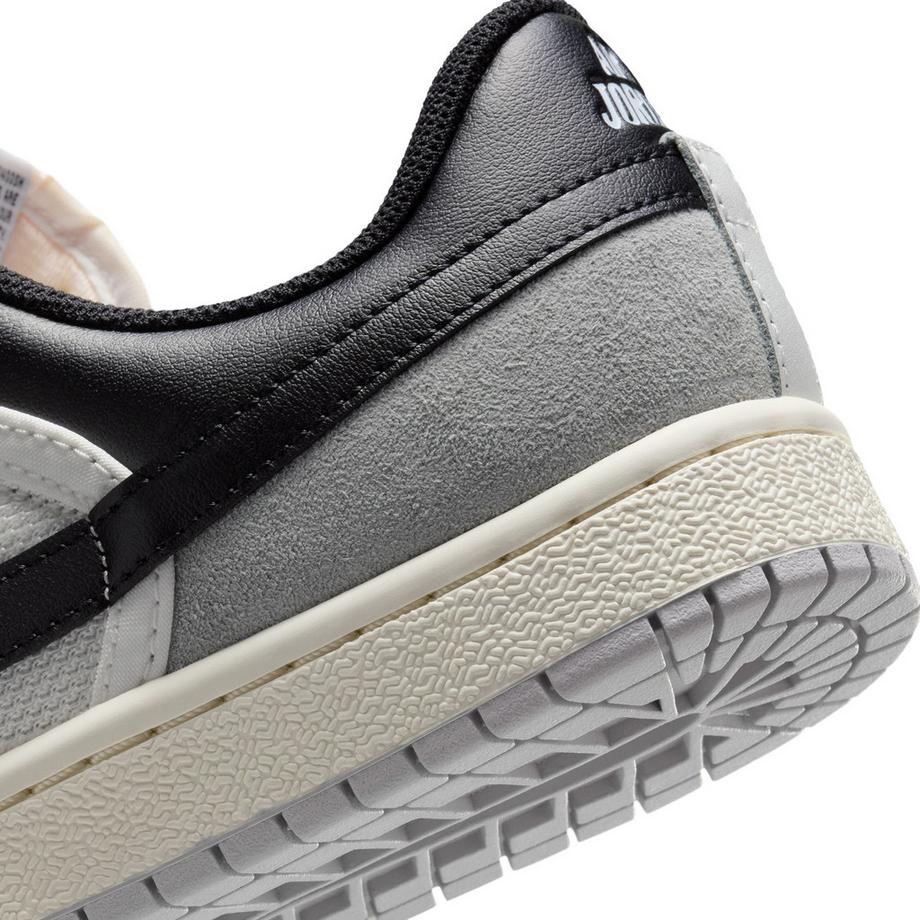 NIKE WMNS AIR JORDAN SKYLINE LOW Sneakers  