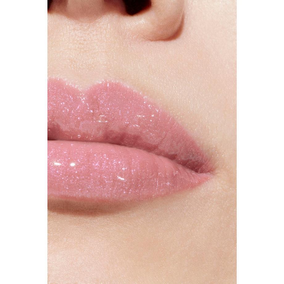 CHANEL v LE GLOSS HAUTE BRILLANCE HYDRATANT ET LISSANT 