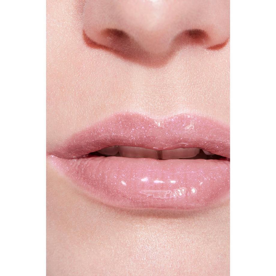 CHANEL v LE GLOSS HAUTE BRILLANCE HYDRATANT ET LISSANT 