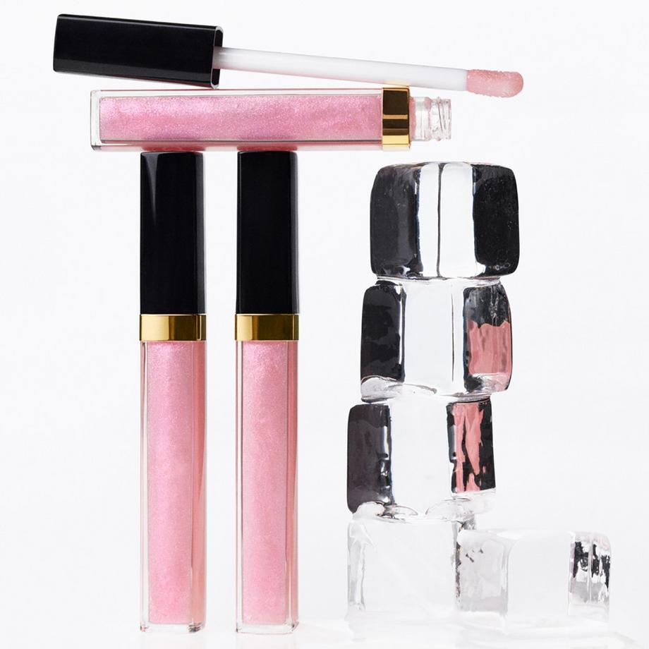 CHANEL v LE GLOSS HAUTE BRILLANCE HYDRATANT ET LISSANT 
