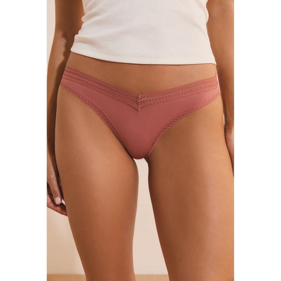 Etam Tanga  
