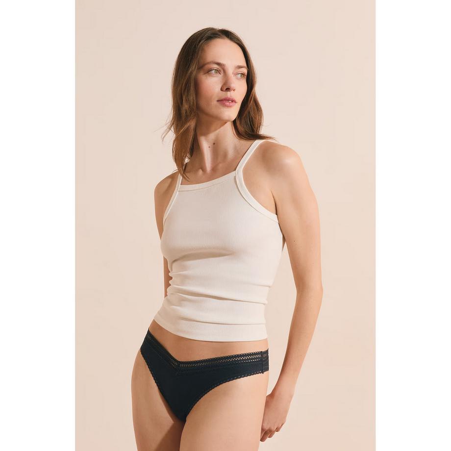 Etam Tanga  
