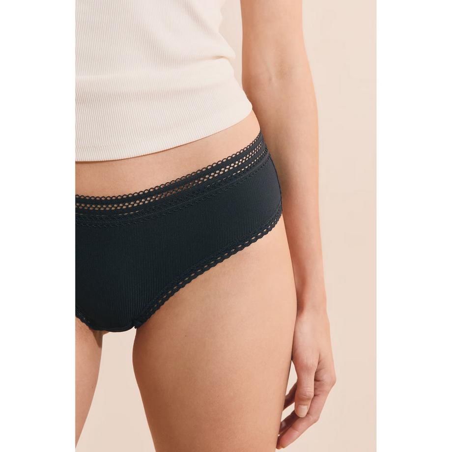 Etam Gerippte Slips mit Spitzenbesatz  