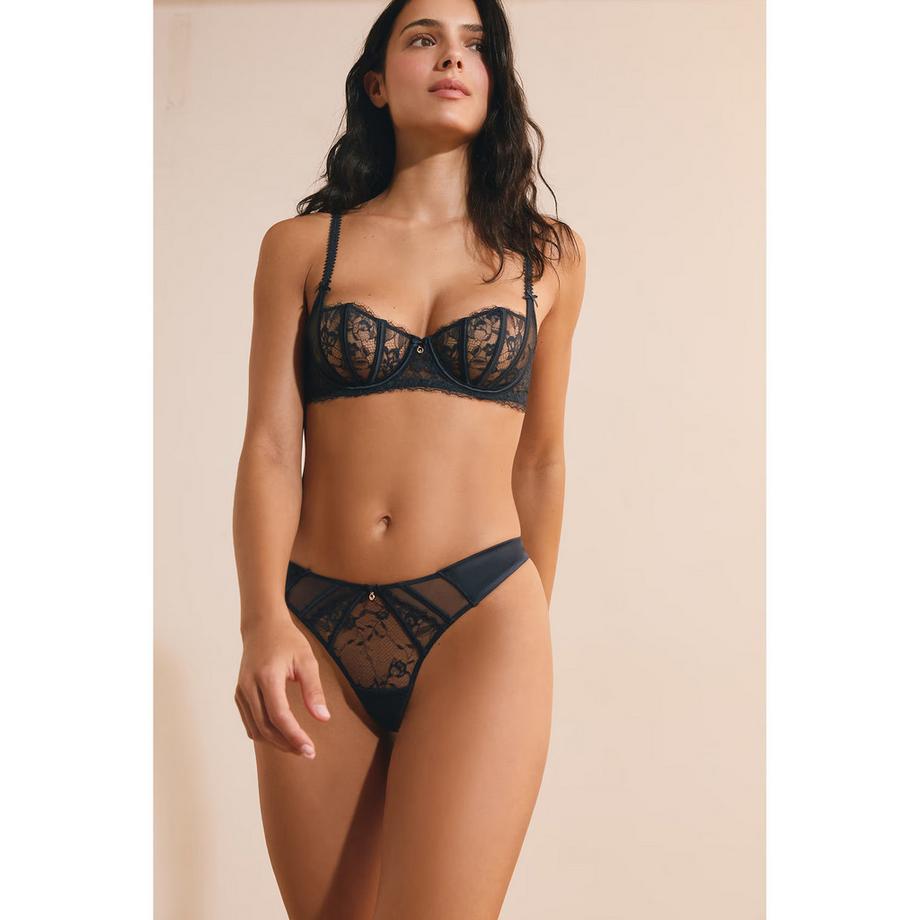 Etam Tüll und Satin String  