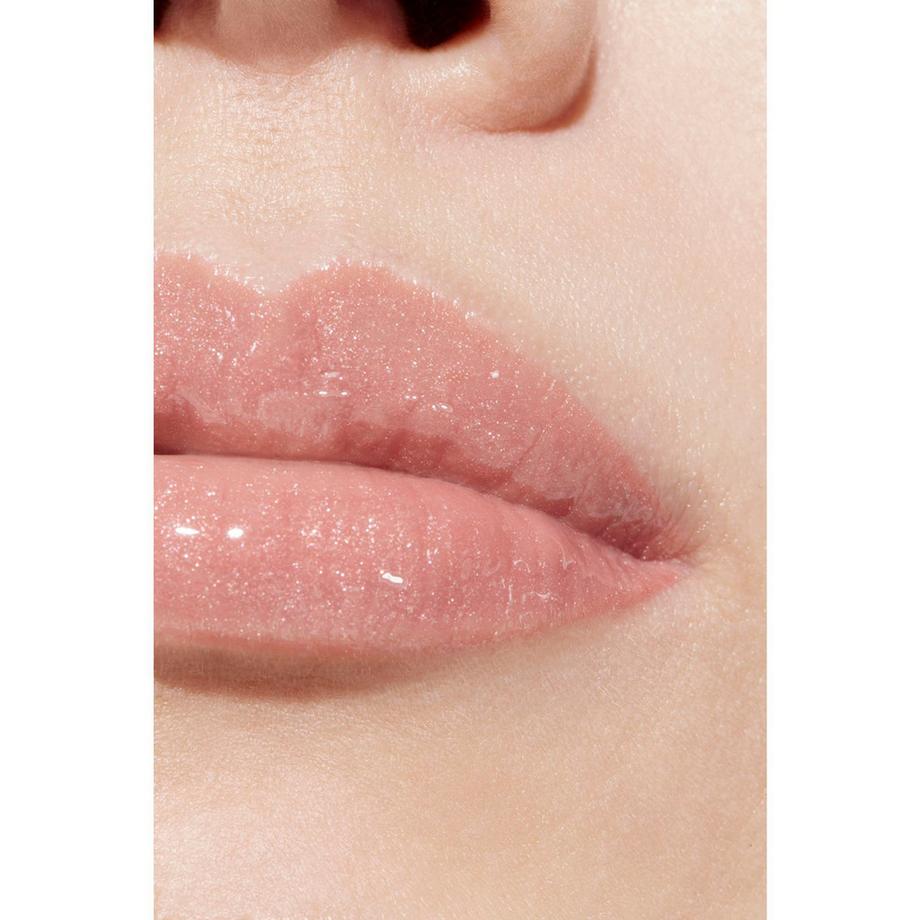 CHANEL v LE GLOSS HAUTE BRILLANCE HYDRATANT ET LISSANT 